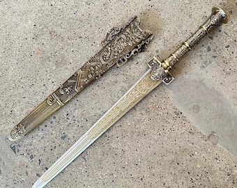 Han Dynasty Inspired Chinese Sword , with a retro bronze color.Artistic craft props.