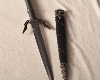 Piccola spada fatta a mano, lama in acciaio da cacciatore di mostri, spada in argento, pugnale in stile medievale. Per collezione, regalo, cosplay.