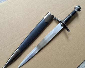 Lion-head handle medieval short sword, stainless steel blade, with black scabbard.Artistic decorative items.