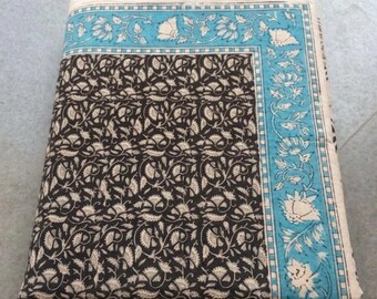 Sarong de algodón con estampado floral negro, pareo estampado a mano con borde turquesa, pareo de playa estilo bohemio.