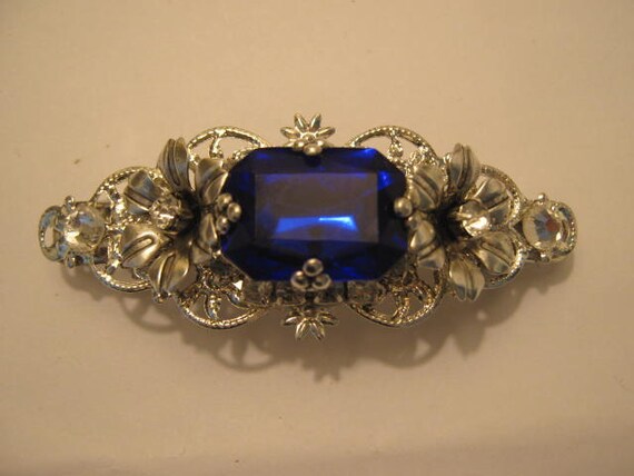 blue hair clip wedding
