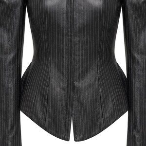 Zwarte leren korsetjas, dames off-shoulder jas met krijtstreepmotief. afbeelding 5