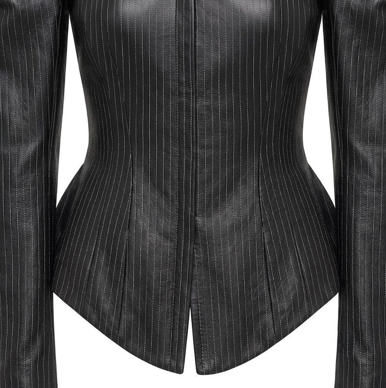 Zwarte leren korsetjas, dames off-shoulder jas met krijtstreepmotief. afbeelding 5