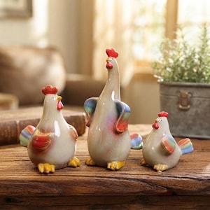 Keramische kippenbeeldjes, tafeldecoratie met kippenmotief, hartverwarmende familievreugde, kerstdecoratie met kippenfamilie, rustieke decoratie voor op een plank, in de oven geglazuurde kunst