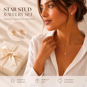 Pode incluir: Um conjunto de joias douradas com design de estrela, incluindo brincos, um colar de camada dupla com pequenas contas e uma pulseira a combinar. O texto diz STAR STUD JEWELRY SET, EARRINGS, NECKLACE, BRACELET, DAINTY & TIMELESS, PERFECT GIFT, EVERYDAY ELEGANCE.