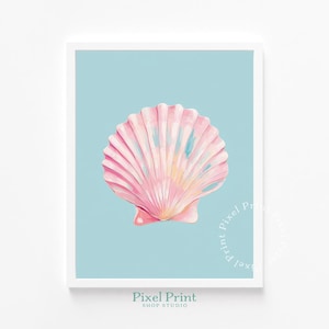 Puede incluir: Impresión enmarcada que presenta una concha rosa sobre un fondo azul claro. La concha tiene una apariencia detallada, similar a la acuarela, con tonos de rosa, blanco y azul. Impreso por Pixel Print Shop Studio.
