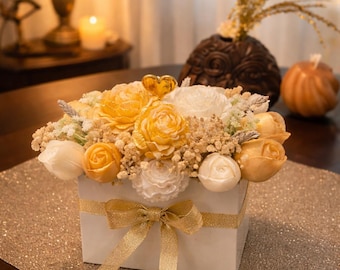 Bouquet of white and gold scented candles