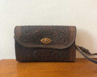Vintage jaren 60 bruin leren tas met bewerkte voering/hippie boho-tas