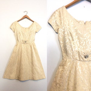 Vintage 50s 60s Ivory Brocade Party Dress / Cream Mid Century Cap Sleeve Floral Print Dress / Simple Wedding Dress