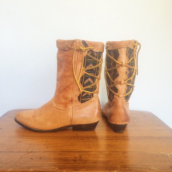 Vintage 80s Kilim Boots / Dingo Lace Up Western Co