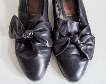 Vintage 70s black leather bow loafers size 37 EU 6 US