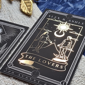 La carte de tarot réservez les amoureux, feuille d'or, carte réservez une date personnalisée pour mariage et événements