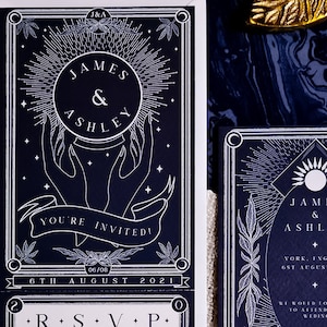 Faire-part de mariage avec carte de tarot - Design céleste unique avec RSVP - Papeterie gothique personnalisée pour mariages alternatifs