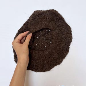 BARRO - Handgeweven baret van biologische lamawol | Winterbaret voor dames afbeelding 2