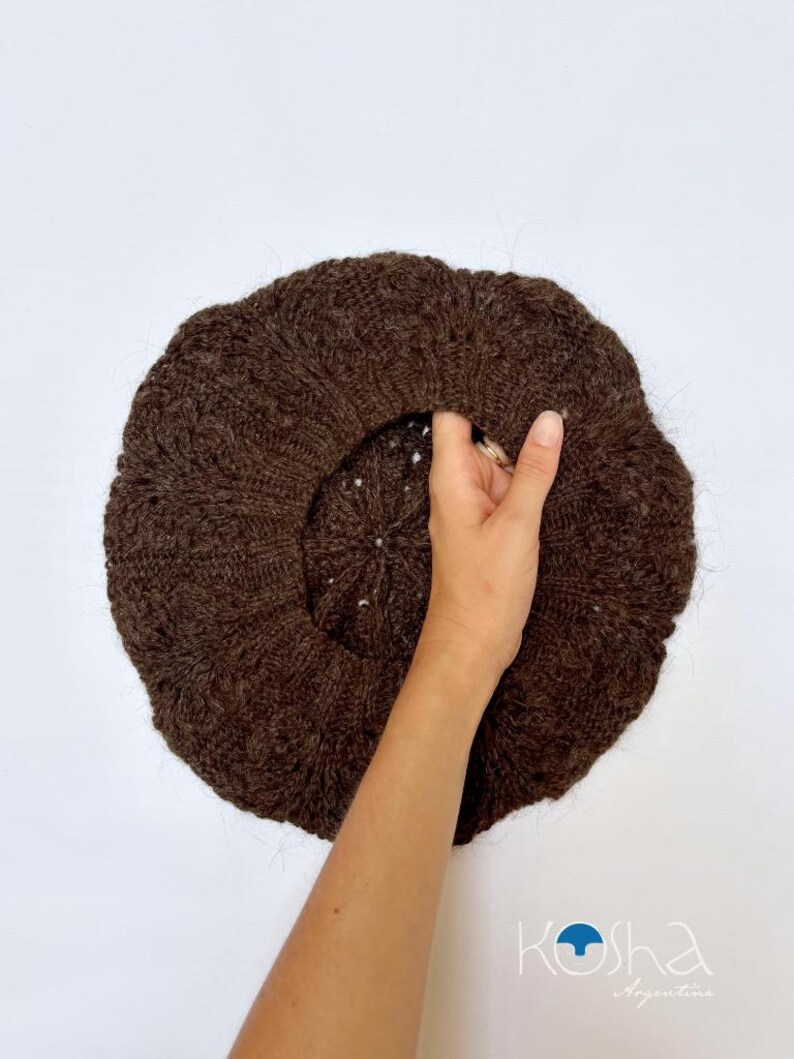 BARRO - Handgeweven baret van biologische lamawol | Winterbaret voor dames afbeelding 4