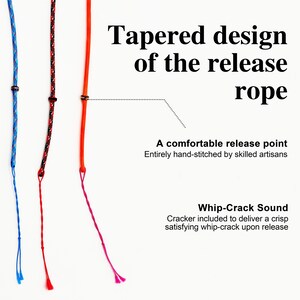 Puede incluir: Tres cuerdas en azul, negro-rojo y naranja, cada una con un dise&ntilde;o c&oacute;nico, un peque&ntilde;o anillo de metal y un cracker fino en el extremo. El texto dice: Tapered design of the release rope, A comfortable release point, Whip-Crack Sound.