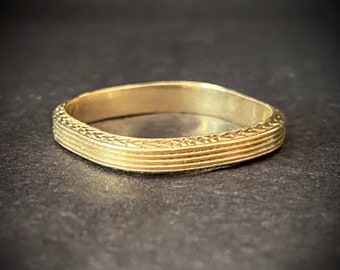 Antique Hand Etched 14k Gold Wedding Band Size 10