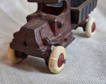 Raro autocarro ribaltabile Champion Mack C-Cab in ghisa degli anni '20 - Vernice originale e pneumatici bianchi