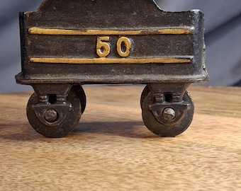 Zabytkowy japoński żeliwny wagon węglowy nr 50, zabawka podłogowa, koła robocze