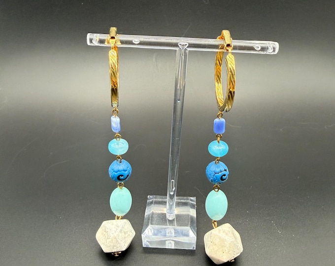Vintage Y2K Boho Dangle Earrings – Gold Tone Hoops with Blue Beads