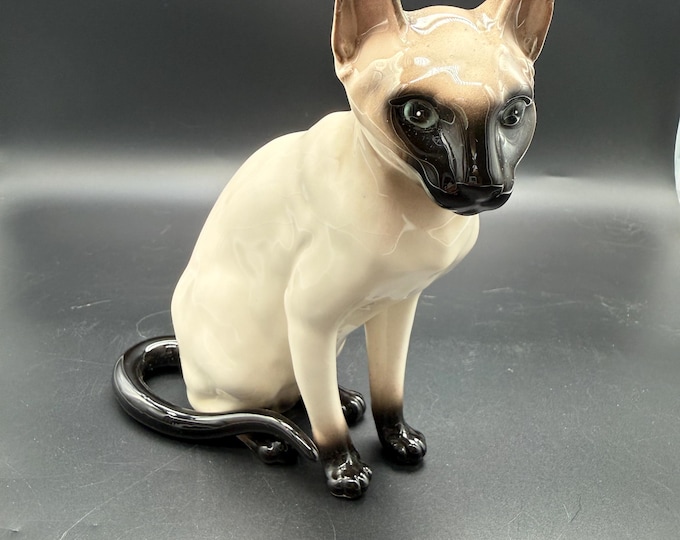 Vintage 1967 Seal Point Siamese Cat Figurine, TFC Ceramic Mid-Century Decor