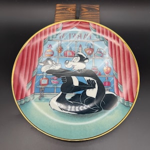 1993 Looney Tunes “For Scent-Imental Reasons” Limited Edition Plate – Pepe Le Pew – Warner Bros.
