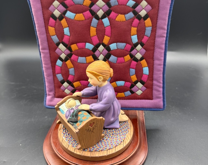 Vintage 1993 Amish Heritage Figurine with Quilt #30012, Ann Dezendorf Design (Special Edition)