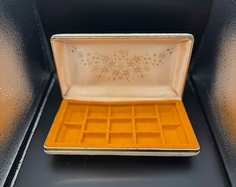 Vintage Mele Clam-shell Jewelry Organzier