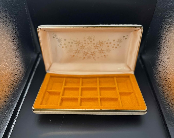 Vintage Mele Clam-shell Jewelry Organzier