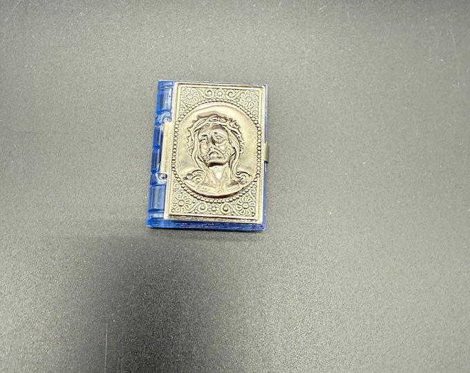 Miniature Devotional Prayer Book Locket – Jesus Christ Relief – Blue Lucite – Vintage Religious Charm
