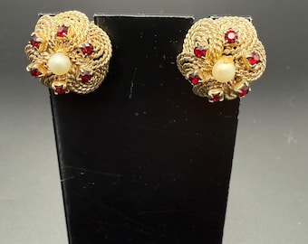 Vintage Bergère Clip On Earrings
