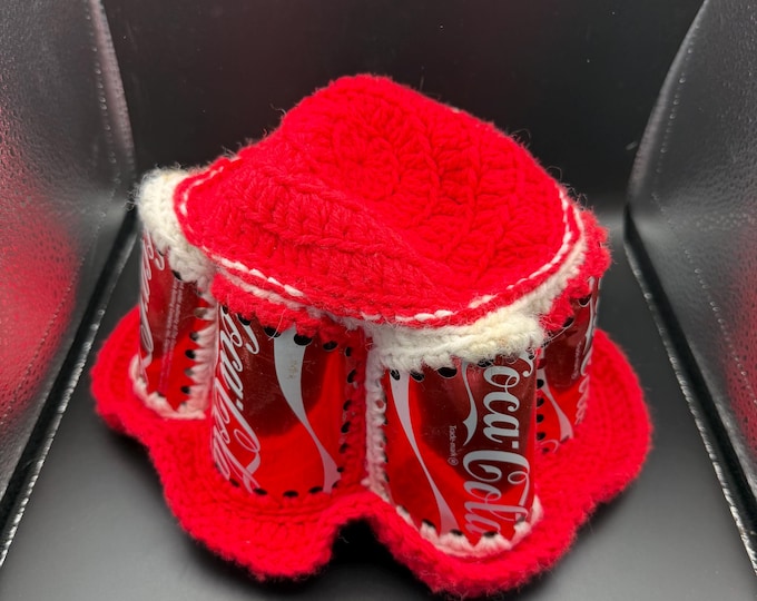 Vintage Coca-Cola Can Cozy – Hand-Crocheted Red & White Holder (Set of 6 Cans)