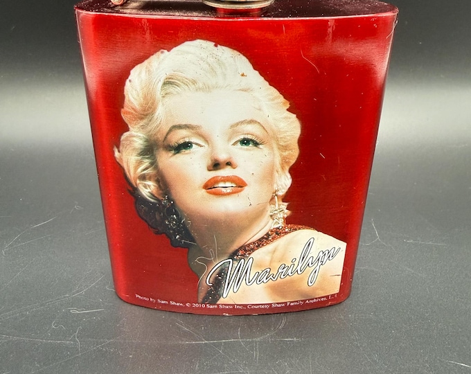 Marilyn Monroe Stainless Steel Hip Flask | 7 oz Red Flask