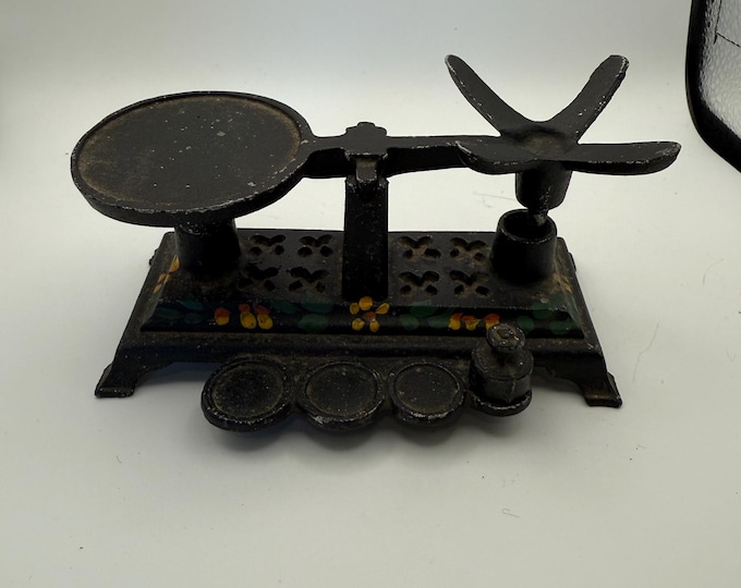 Miniature Cast Iron Balance Scale – Reproduction