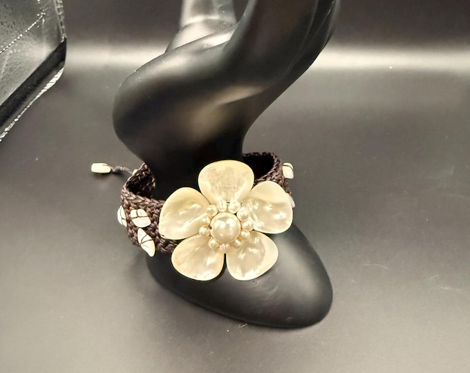 Handmade Mother of Pearl Flower Bracelet | Adjustable Macramé Shell Bracelet | Boho Beach Jewelry