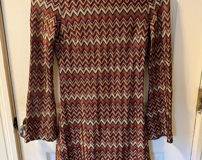 Vintage Y2K Chevron Mini Dress – Size 2 (Fits Like 0) – 70s Inspired Zigzag Pattern