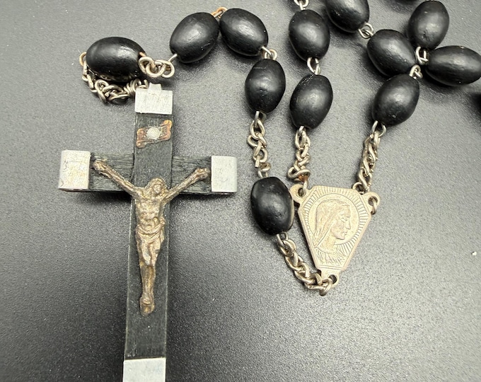 Vintage Saint Anthony Devotional Necklace – Black Wood Beads with Oval Medal