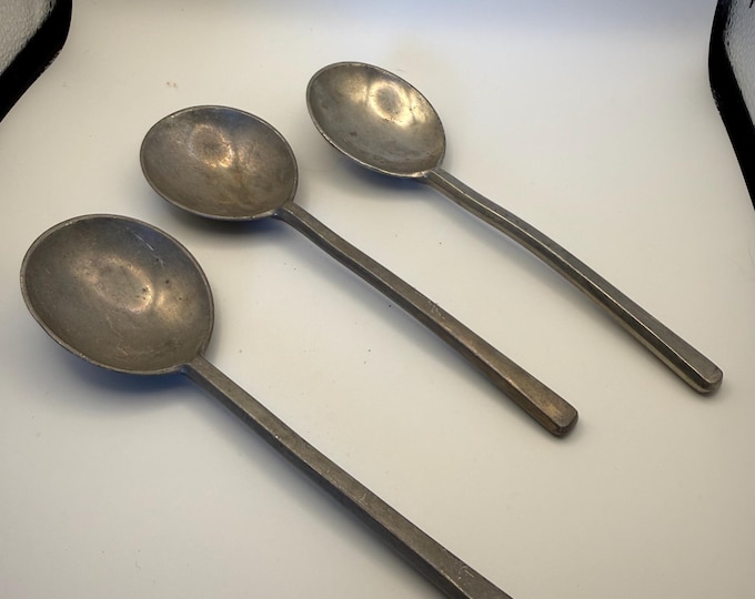 Set of 3 Antique Pewter Spoons – Early 19th Century – Initialed “I E”