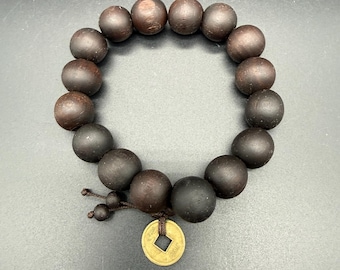 Vintage Wooden Bead Bracelet with Chinese Coin Charm – Adjustable Stretch / Tie Bracelet