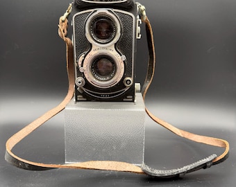 Vintage Minolta Autocord Twin Lens Reflex Camera – Rokkor Lenses – Leather Strap