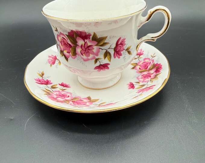 Vintage Queen Anne Bone China Teacup & Saucer