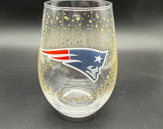 Vintage New England Patriots Stemless Wine Glass with Gold Confetti Dots