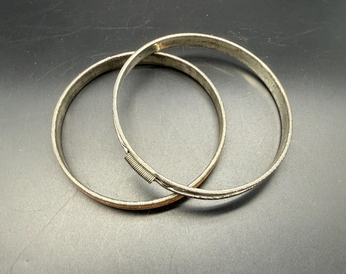 Vintage 4" Cork Lined Metal Embroidery Hoop | Spring Tension Sewing Hoop | Needlepoint Cross Stitch Quilting Tool