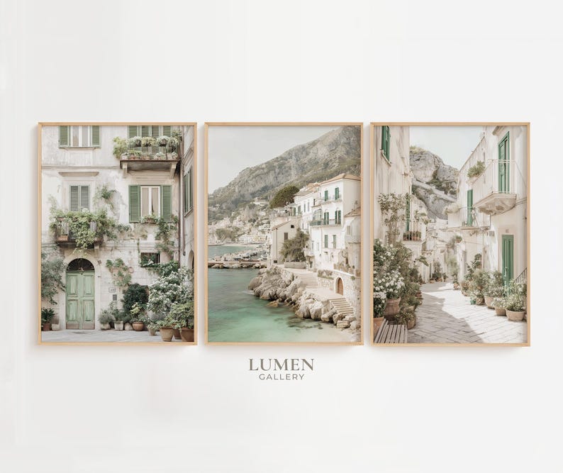 Juego de 3 láminas con motivos de pueblos italianos, arquitectura mediterránea y paisajes costeros (descarga digital de arte mural imprimible). imagen 1