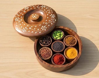 Handgemachte Masala Holzkiste mit geschnitztem Deckel | Indischer Gewürzbehälter-Organizer