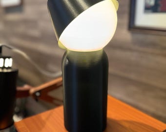 Lampada moderna per eclissi solare / Lampada regolabile stampata in 3D / Illuminazione minimalista scultorea per scrivania e comodino / Arredamento ispirato allo spazio