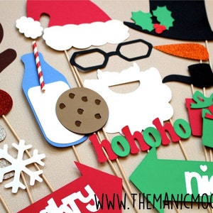 Holiday Props - DELUXE 25 Teiliges Set - GLITZER Fotoständer Requisiten - Weihnachtsmann und Freunde - Familienfotos