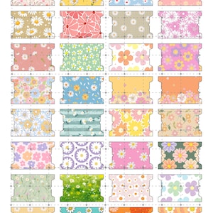 Puede incluir: Una hoja de etiquetas con diseños florales en varios diseños. Las etiquetas presentan patrones florales de margaritas, retro y abstractos en una variedad de colores, incluyendo amarillo, rosa, azul y naranja. Las etiquetas son rectangulares con forma de carrete.