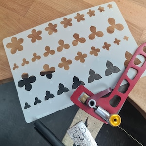 Layering Flowers stencil for jewellery making