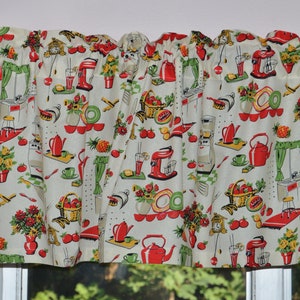 Retro Kitchen Valance and Cafe Curtains . Kitchen Kitchky . Red with Cream Background .1950&#39;s Mid Century Retro Vintage